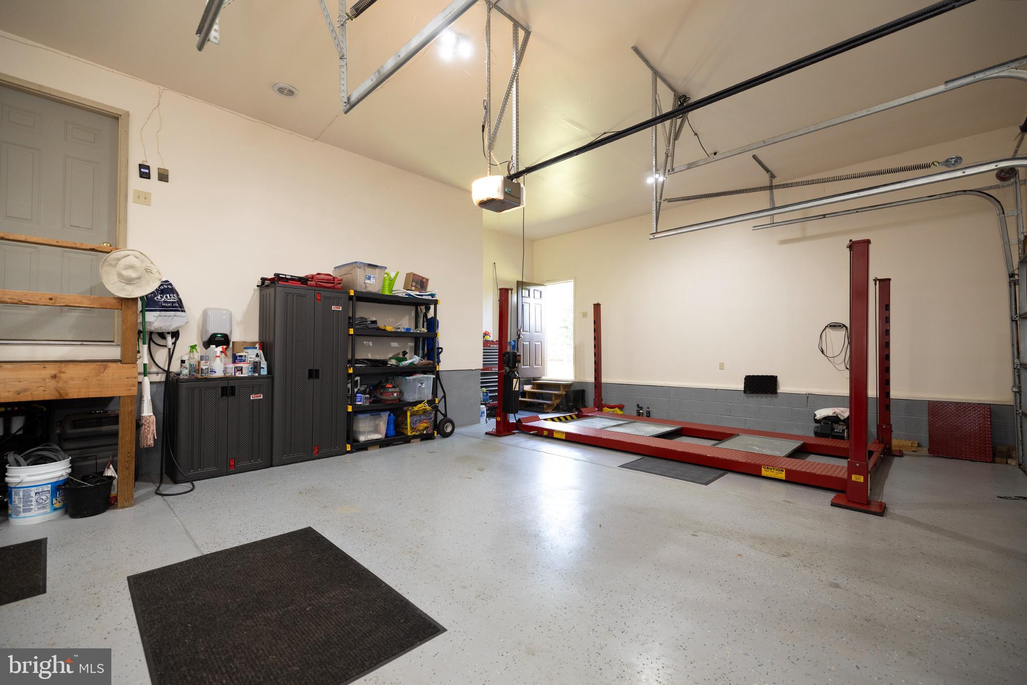 LOMBARD ACRES - Residential