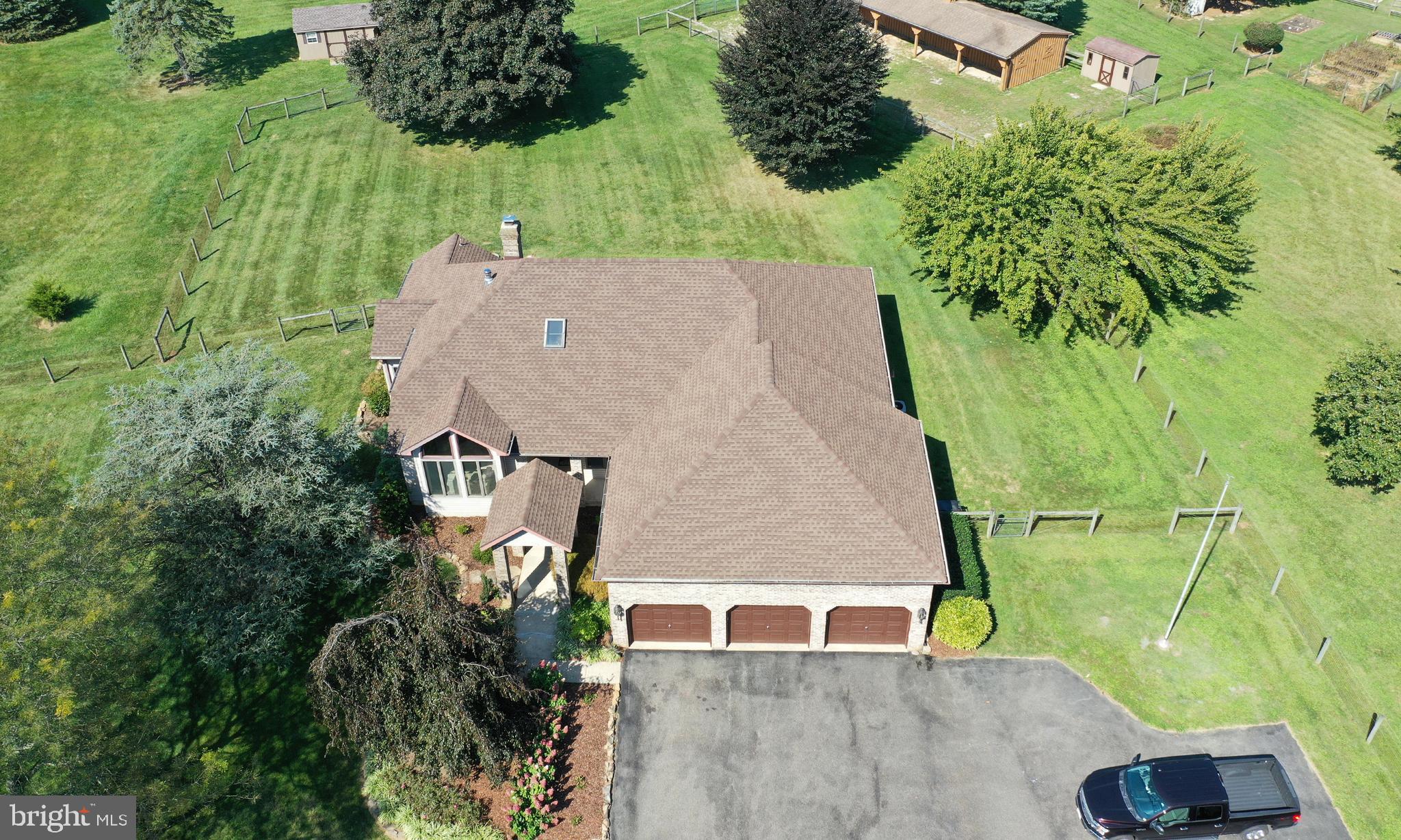 LOMBARD ACRES - Residential