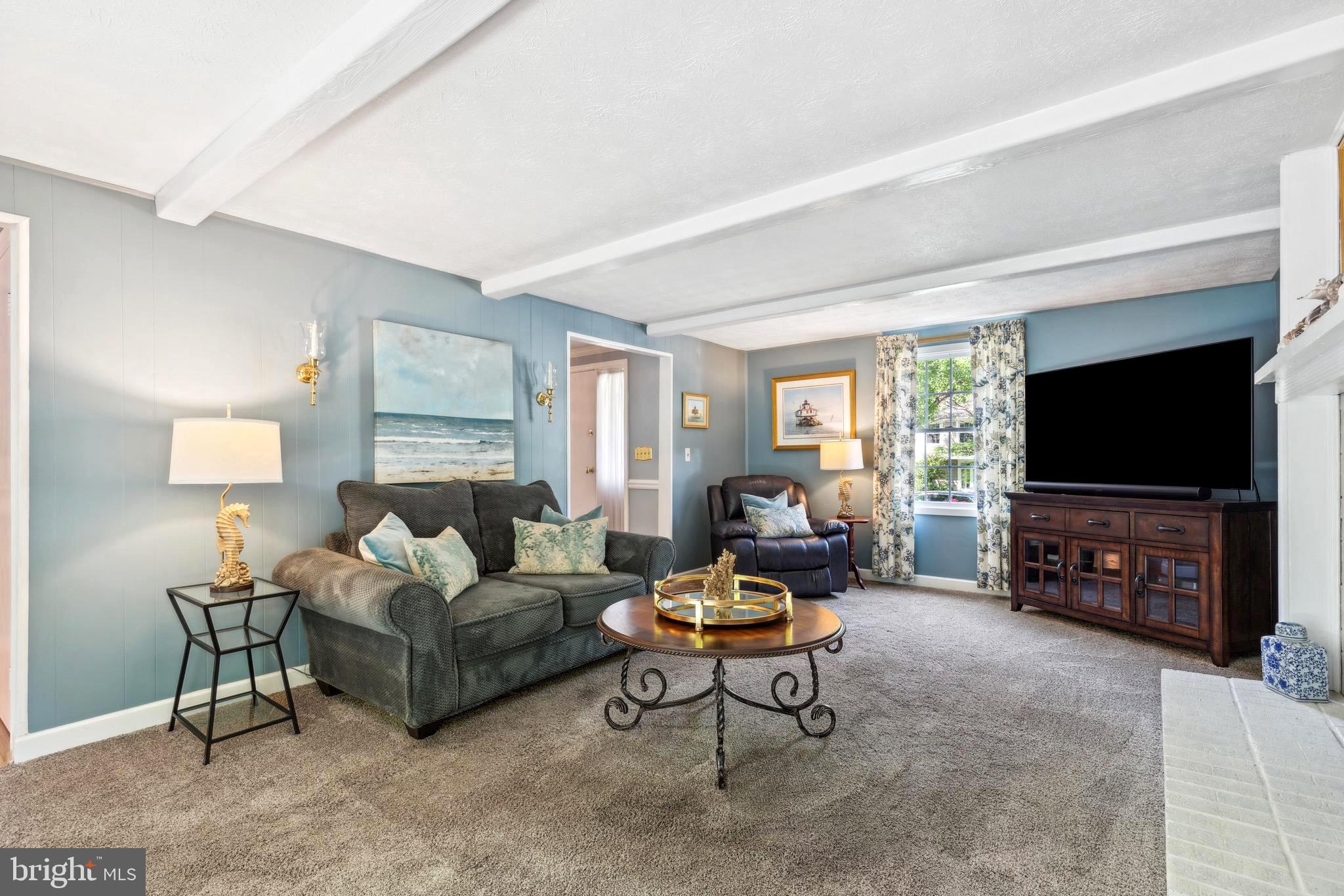 BAY HILLS - Residential