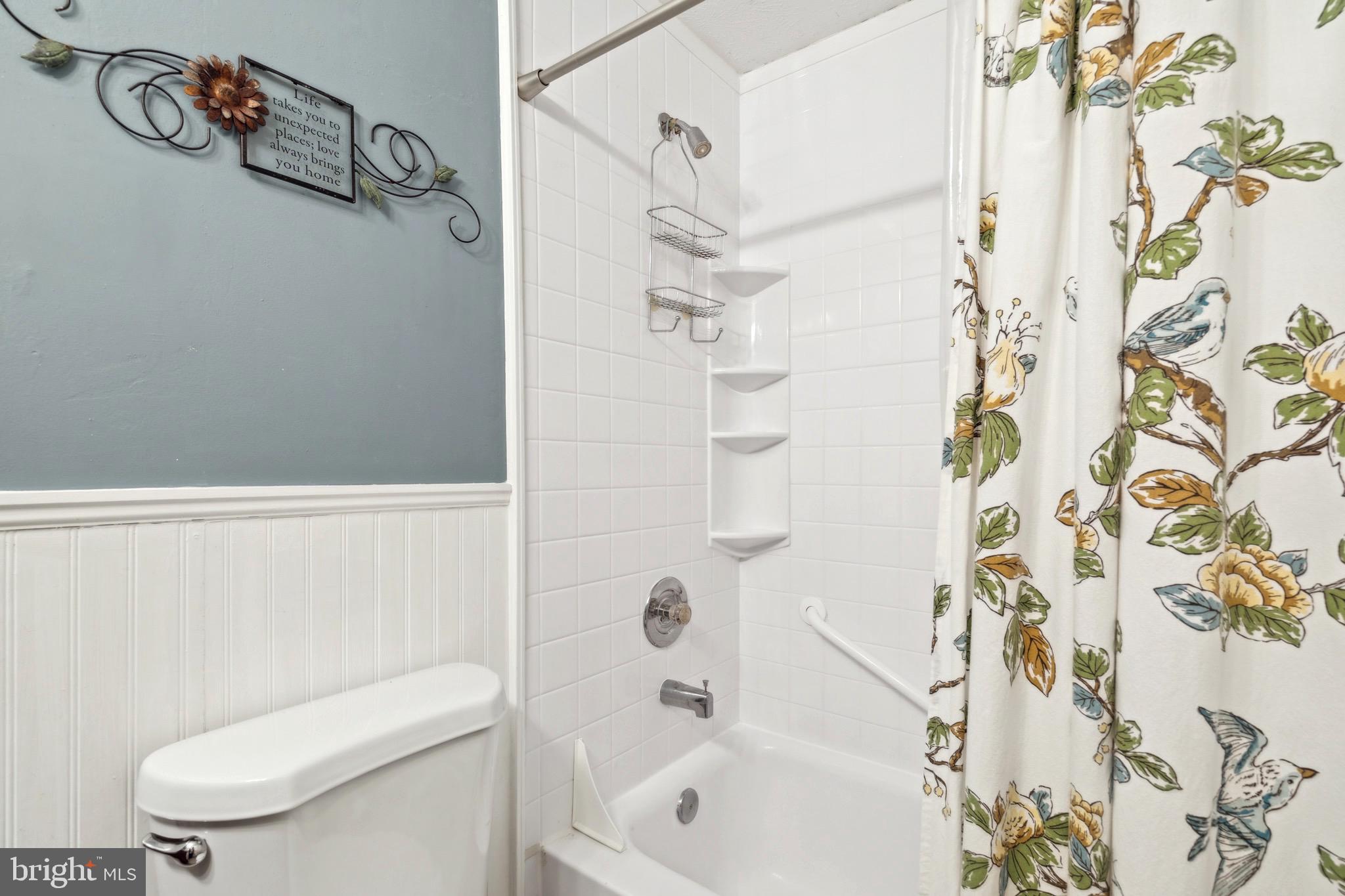 BAY HILLS - Residential