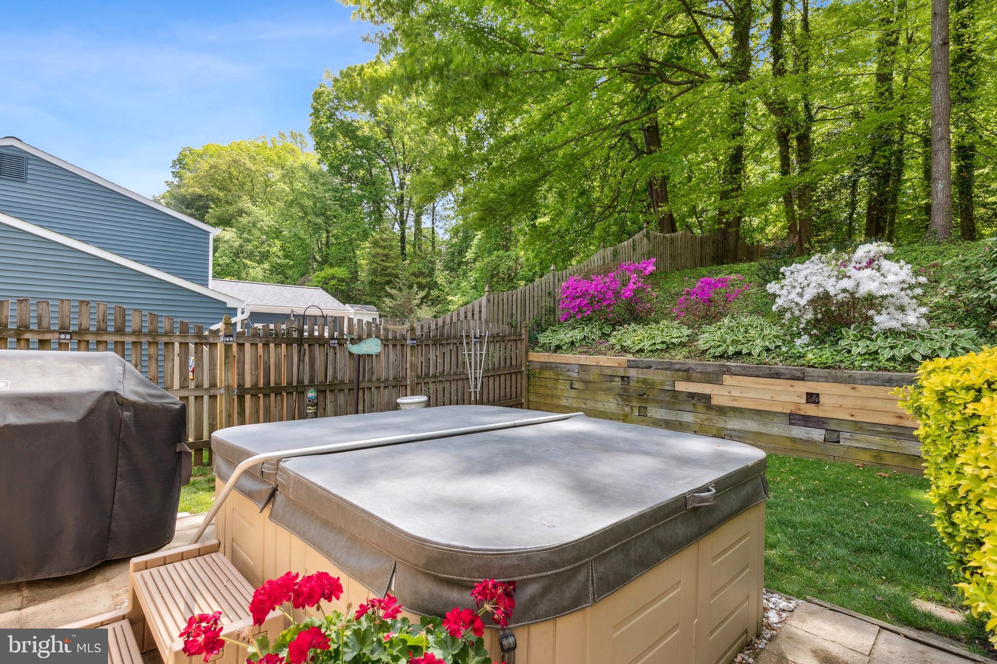 BAY HILLS - Residential