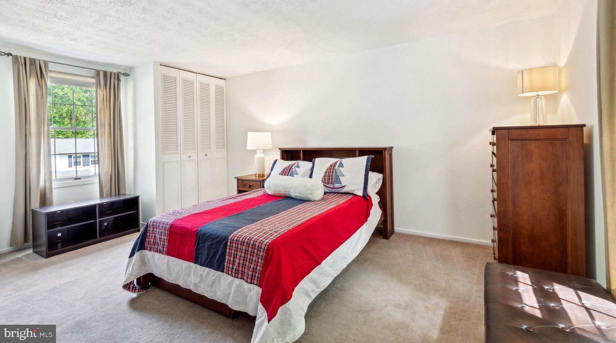 BAY HILLS - Residential