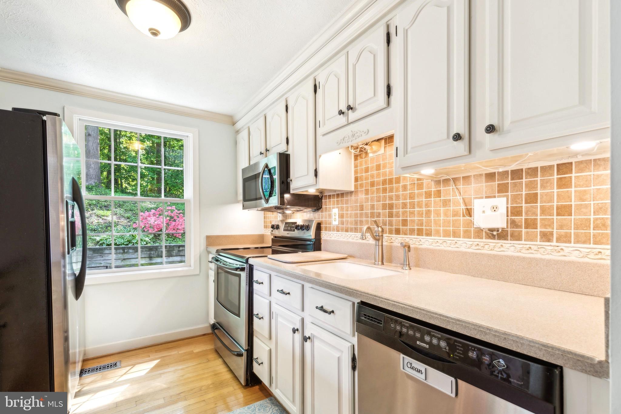 BAY HILLS - Residential