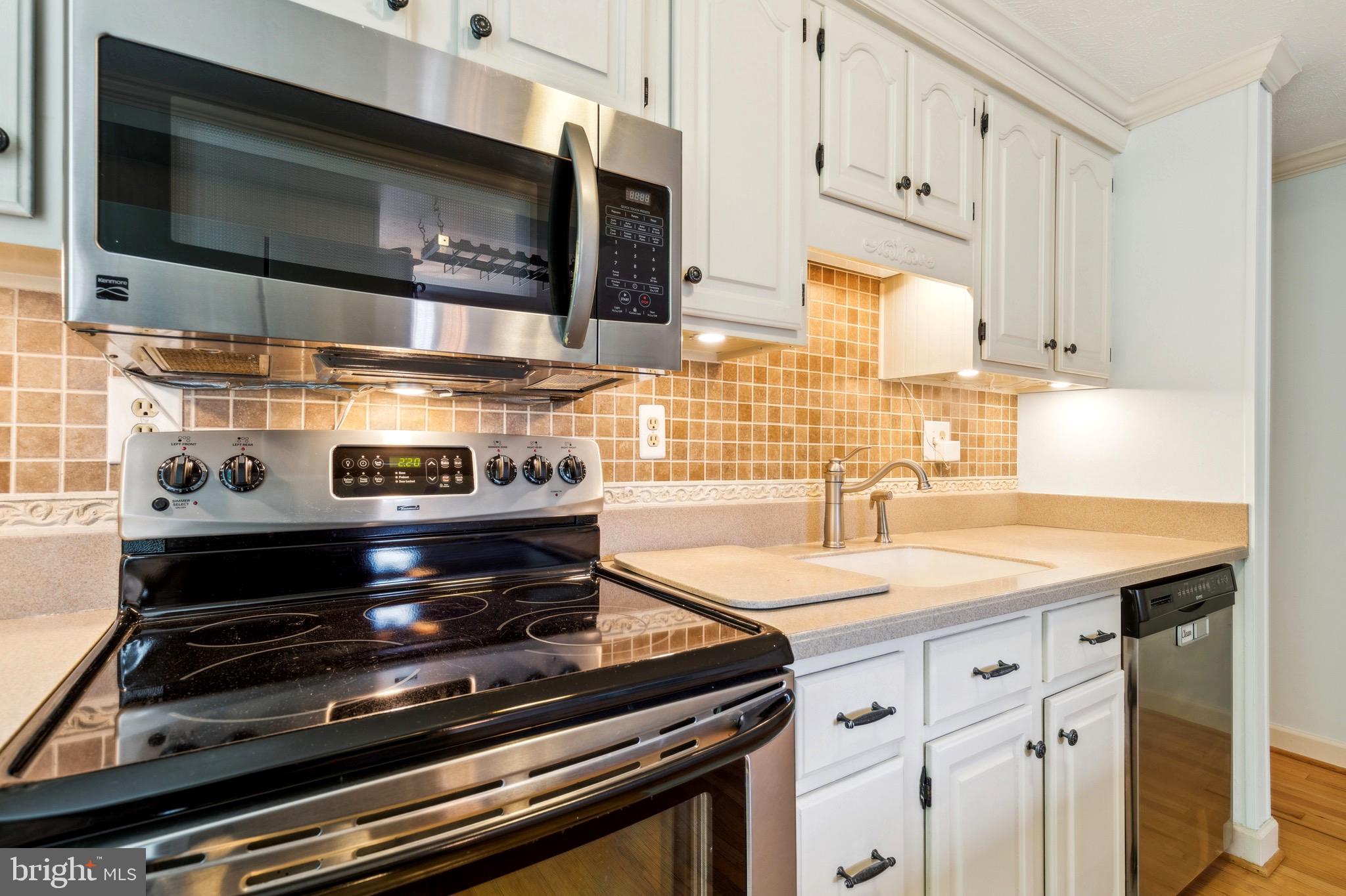 BAY HILLS - Residential