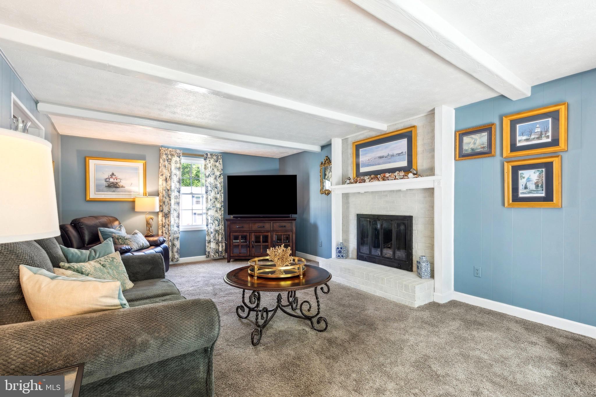 BAY HILLS - Residential