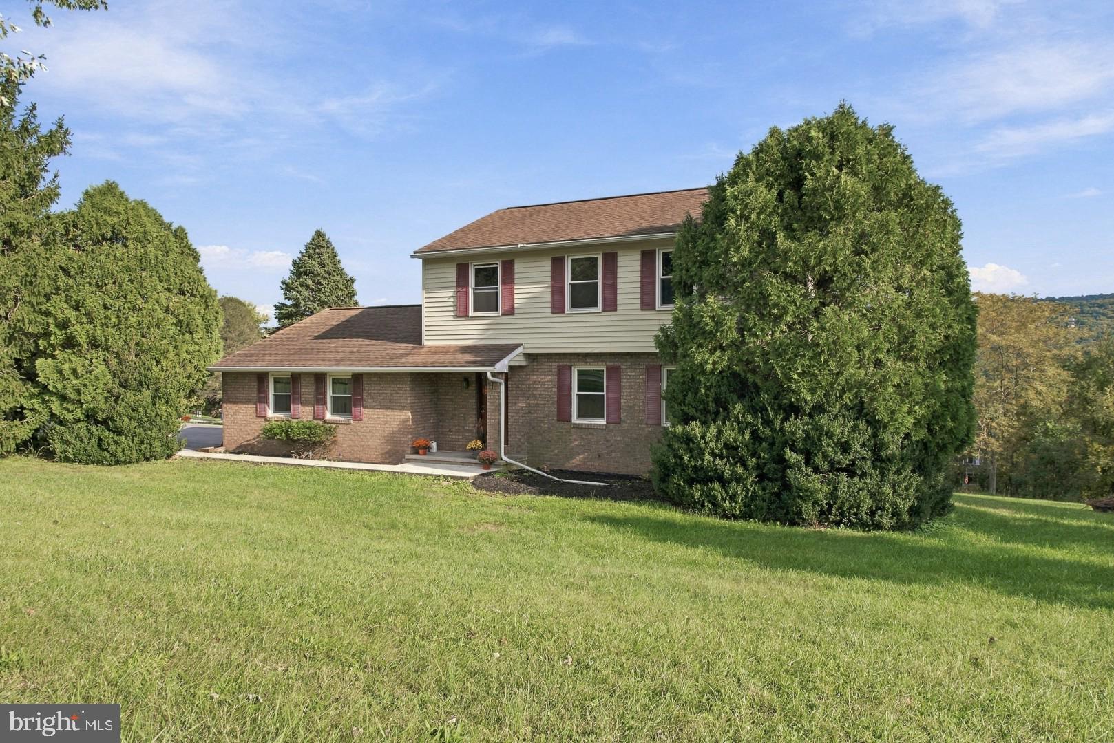 18 WILLOW STREET