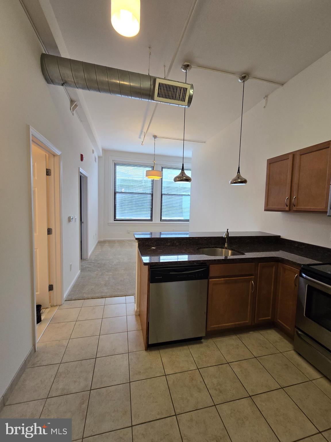 4368 CRESSON STREET 204