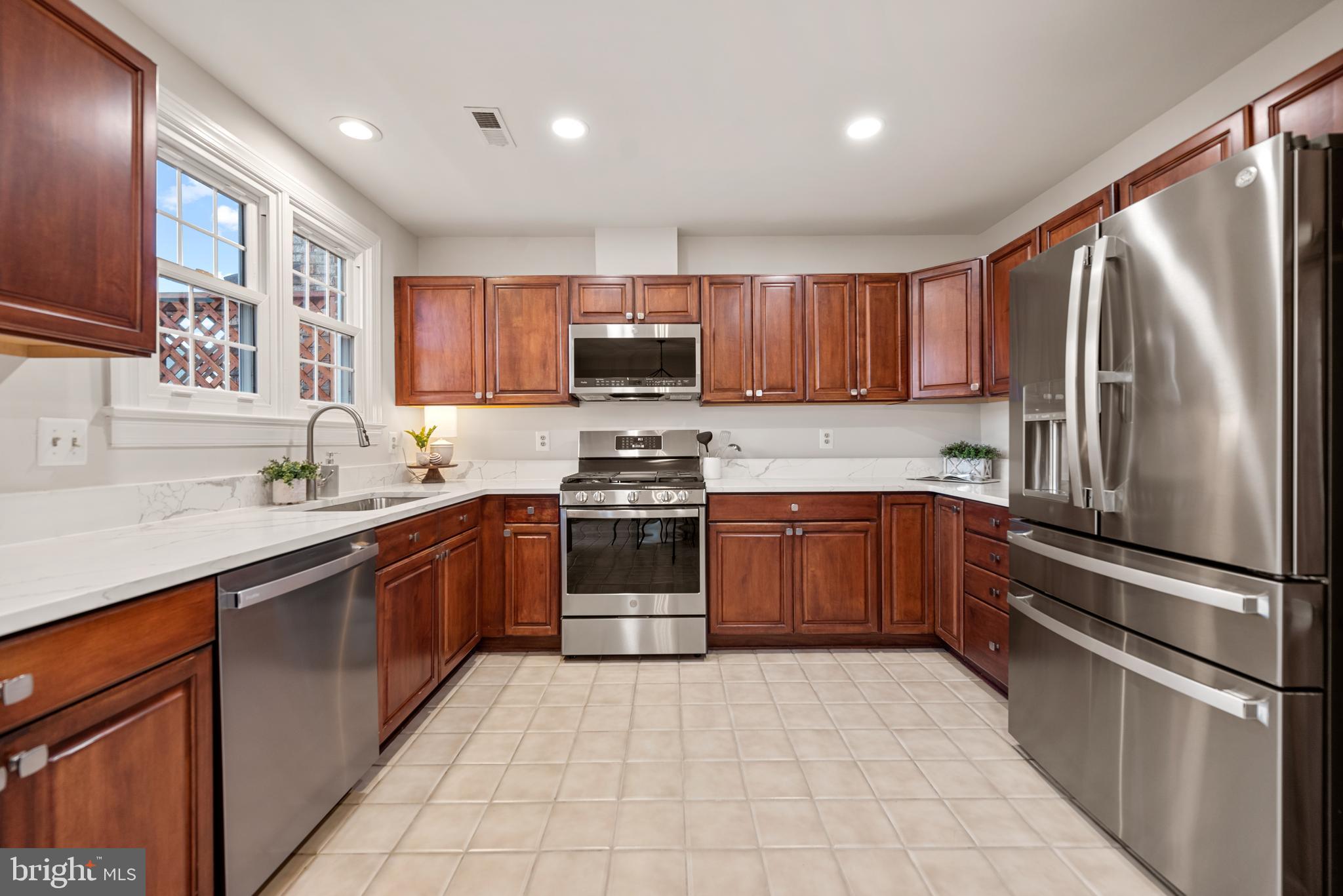 6489 SHARON KAY COURT