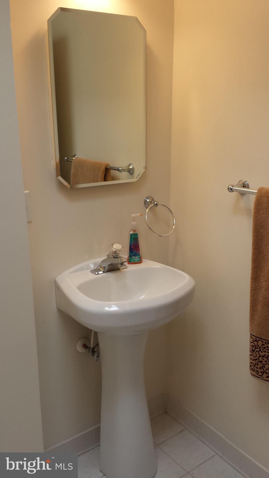 GREEKTOWN - Residential Lease