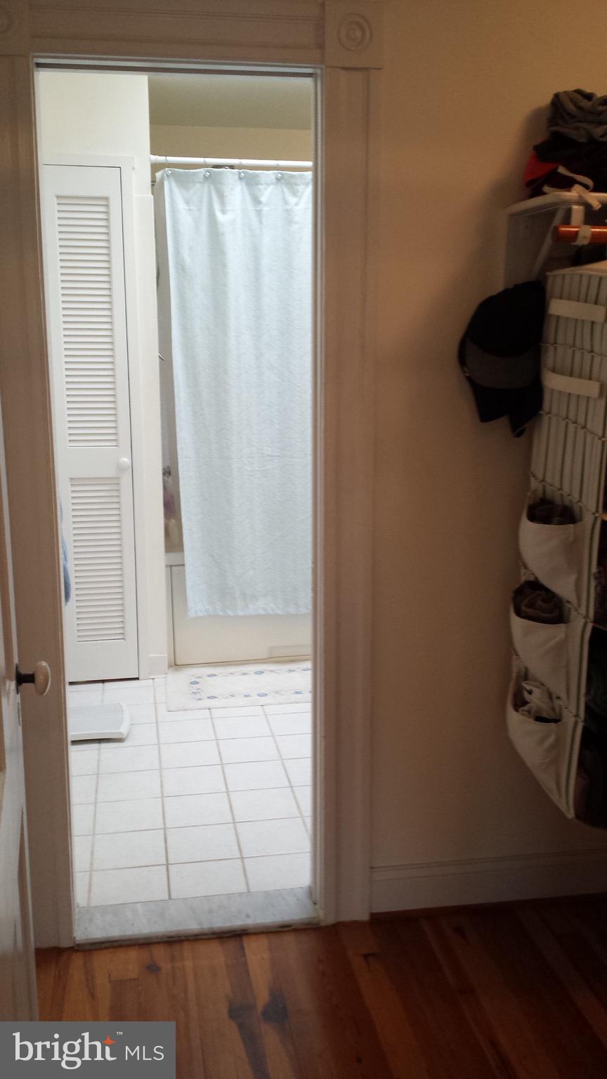 GREEKTOWN - Residential Lease