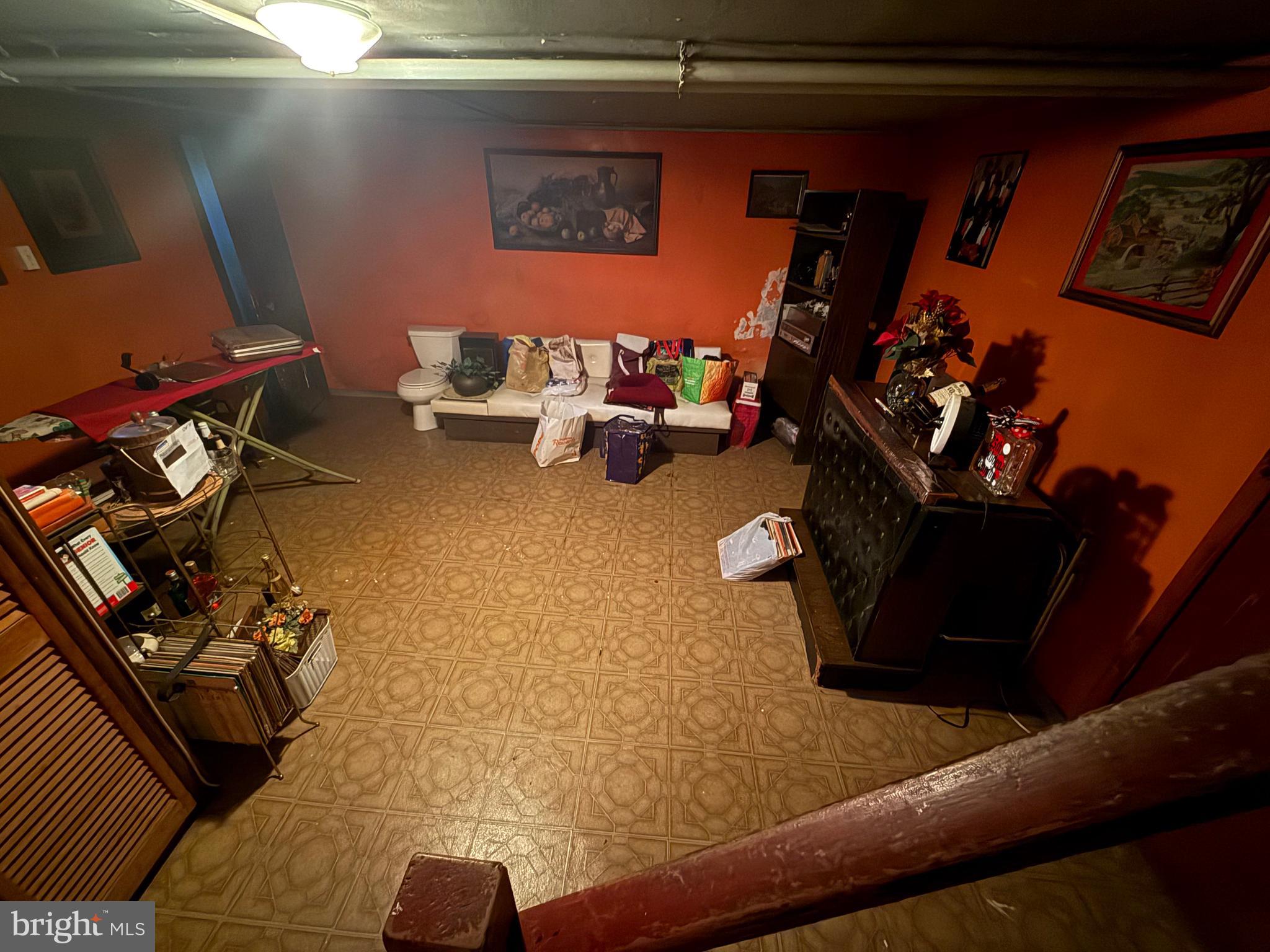 WEST OAK LANE - Residential