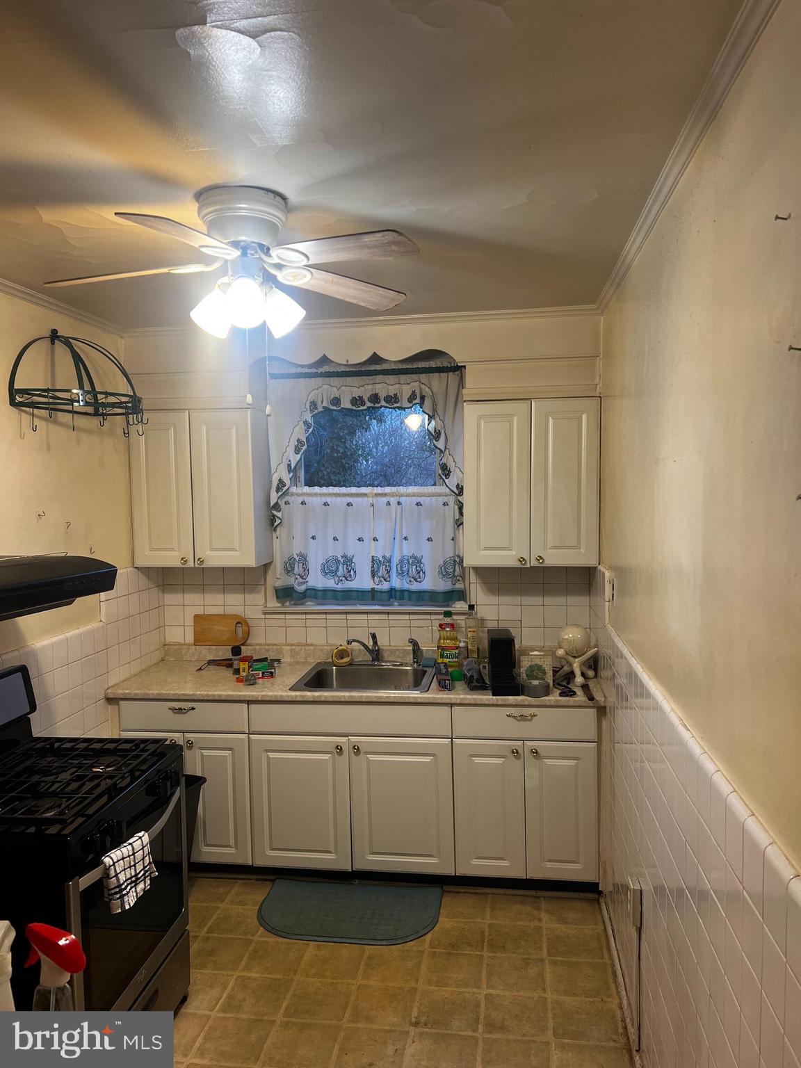 WEST OAK LANE - Residential