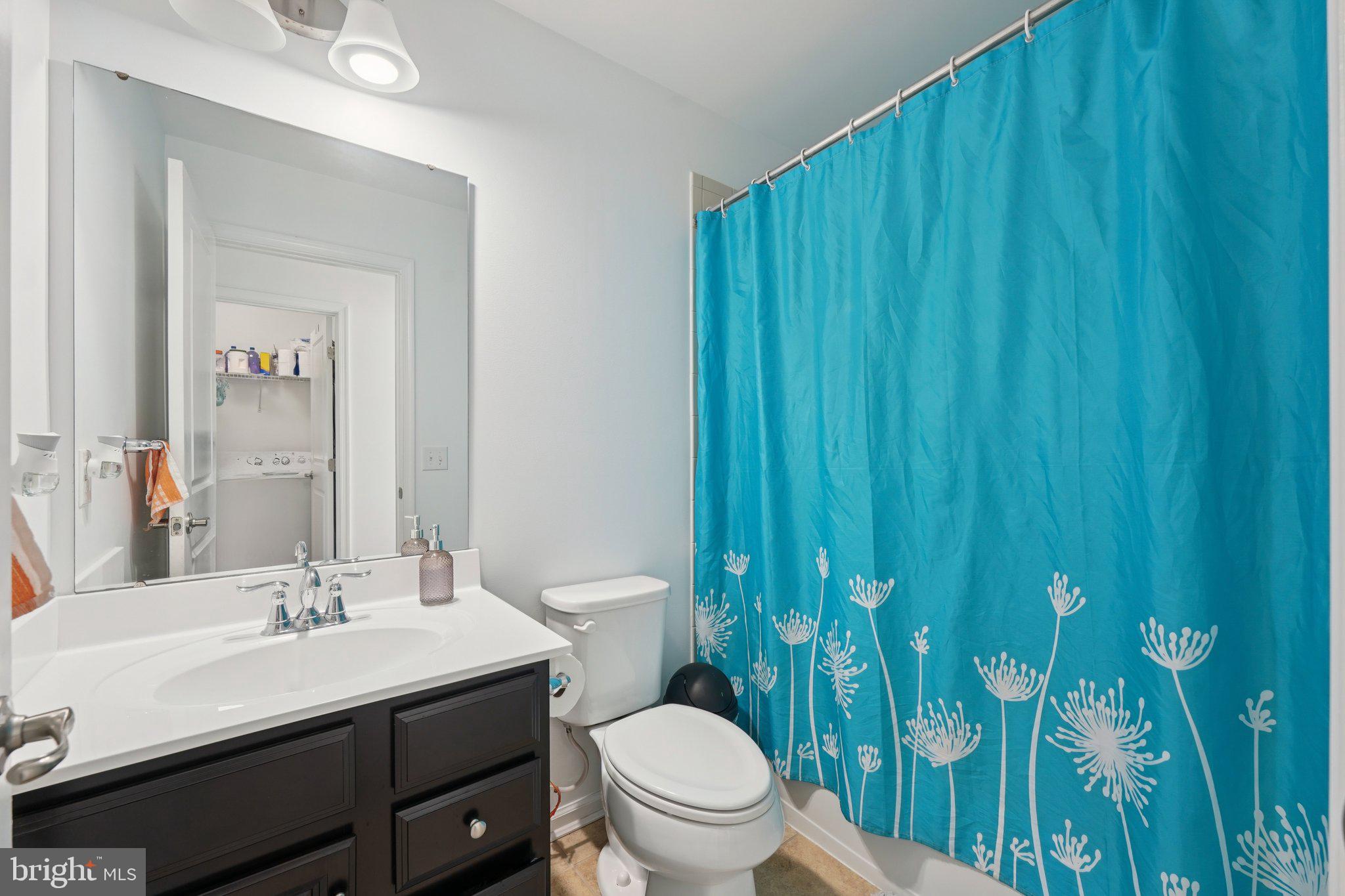 MONTGOMERY SQUARE - Residential