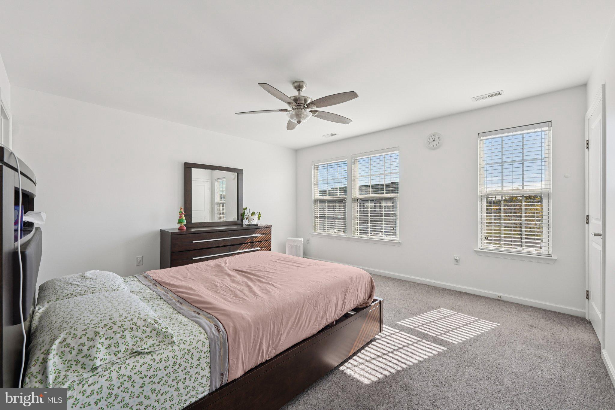 MONTGOMERY SQUARE - Residential