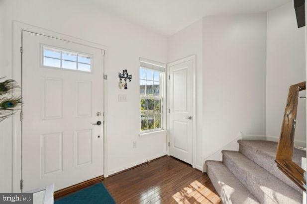 MONTGOMERY SQUARE - Residential