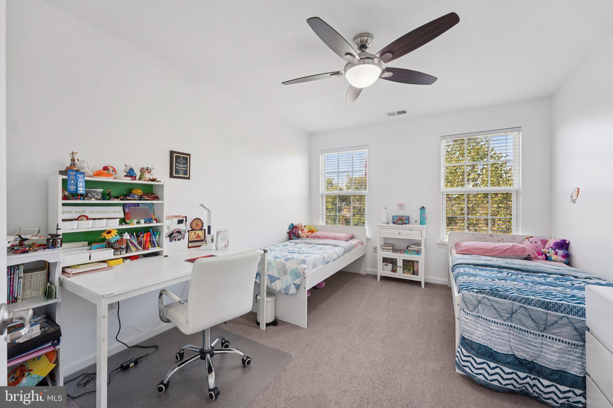 MONTGOMERY SQUARE - Residential