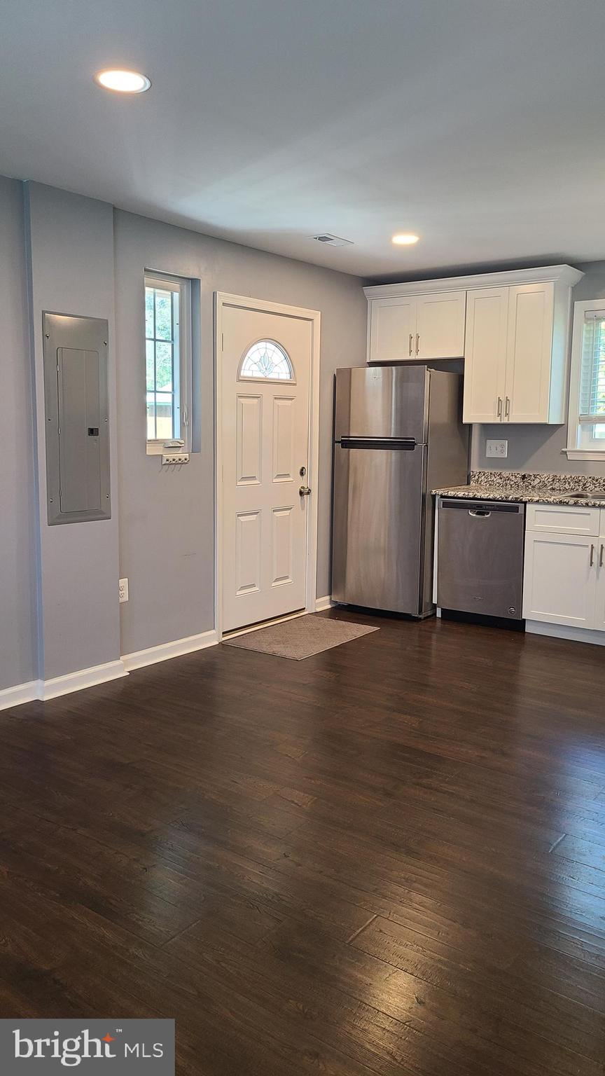 BLOOMSBURY PARK - Residential Lease