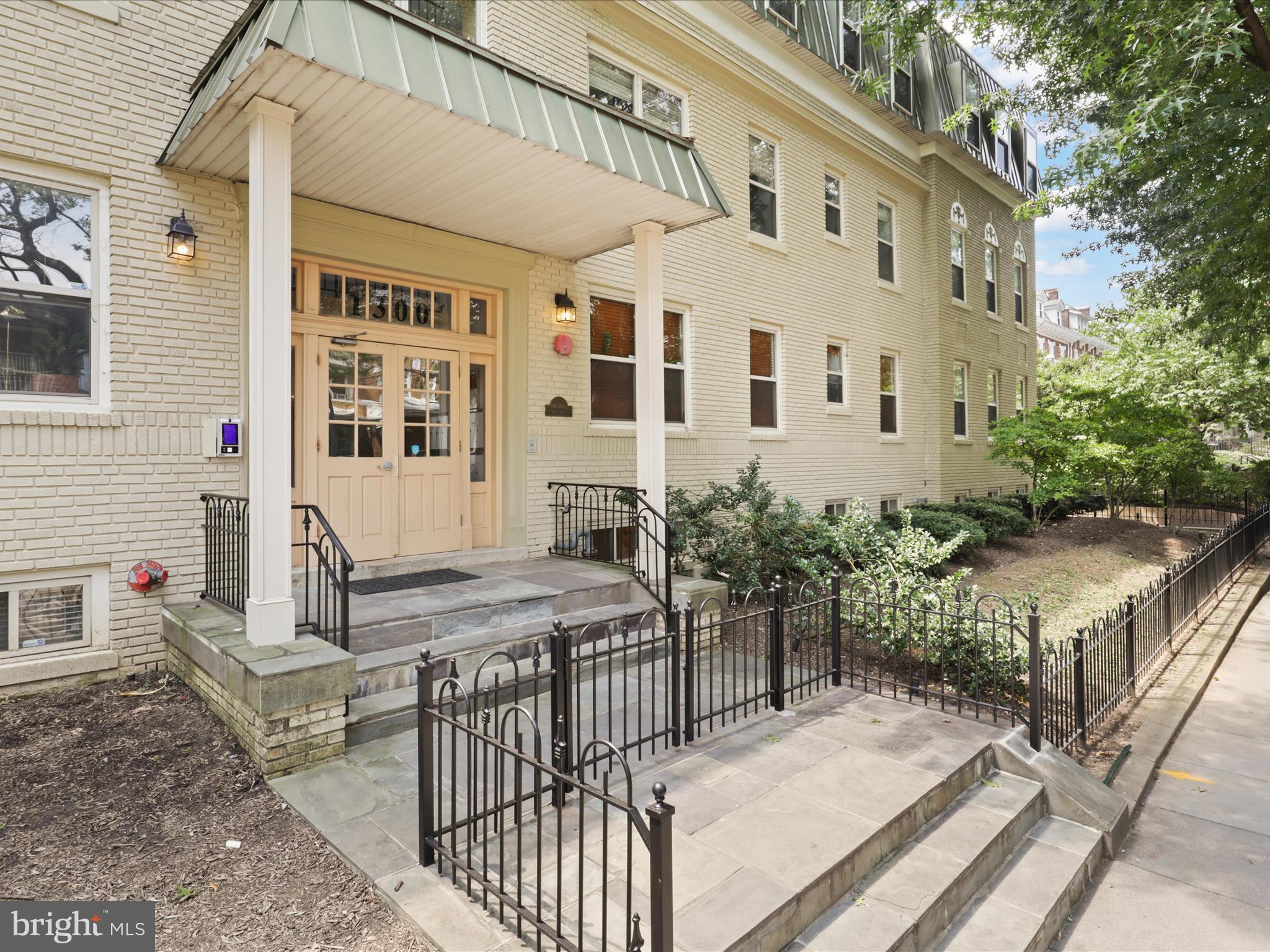 1300 TAYLOR STREET NW 4