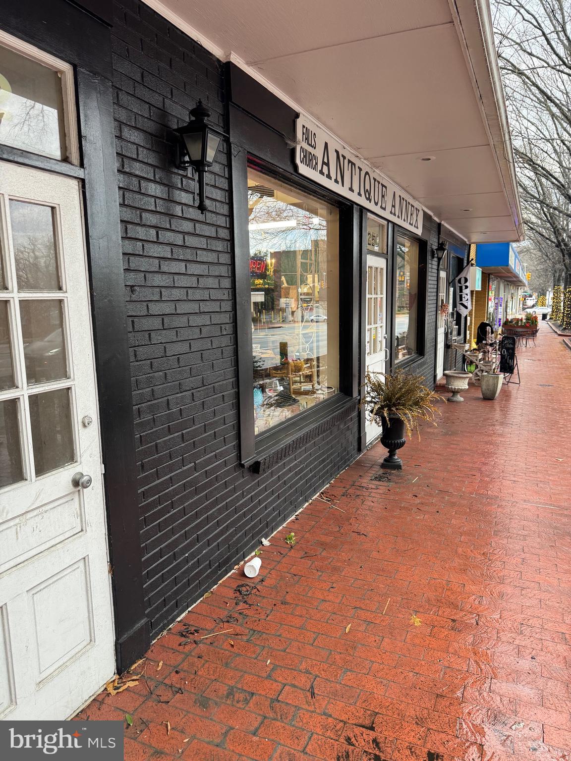 248 W BROAD STREET 252