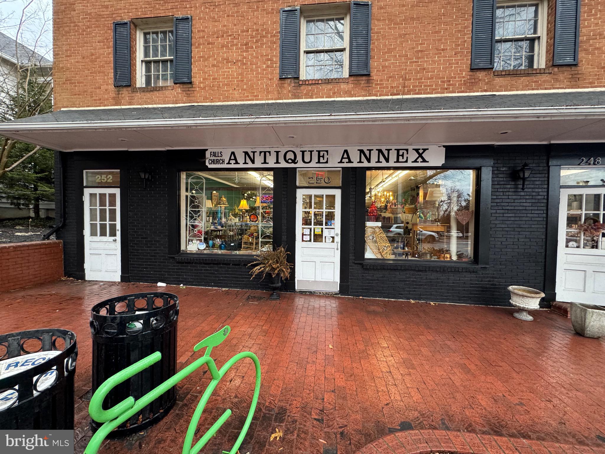 248 W BROAD STREET 252
