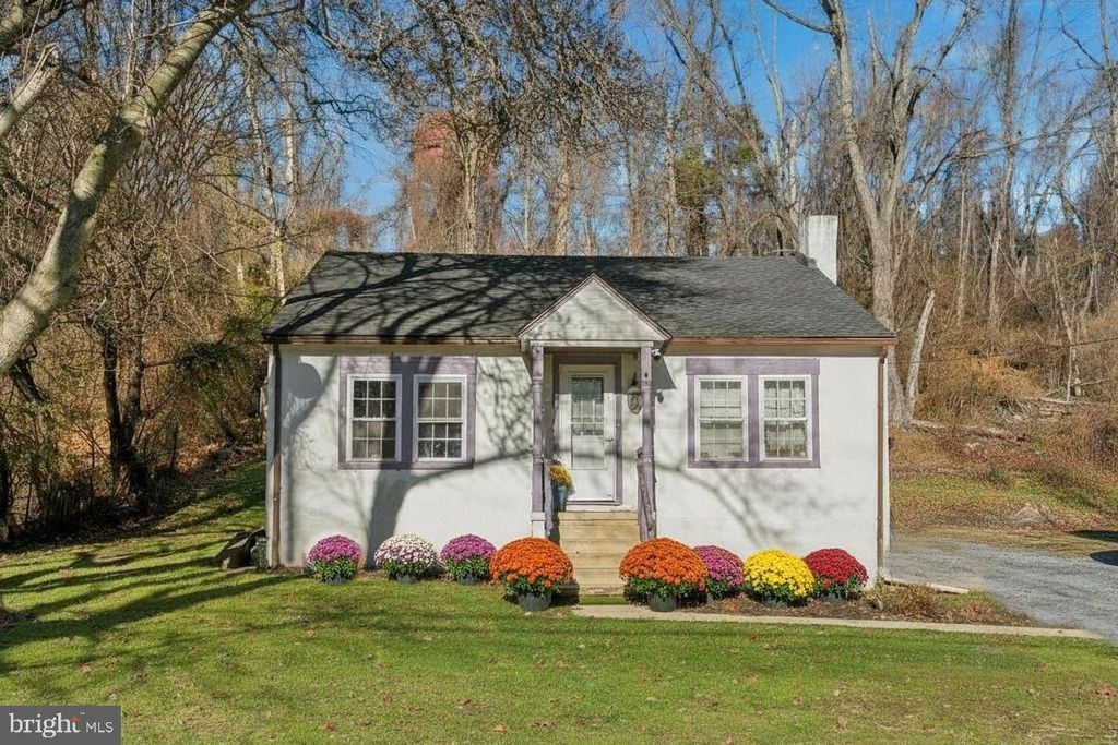 Photo of 154 Doe Run Road, COATESVILLE, PA 19320 (MLS # PACT2114054)