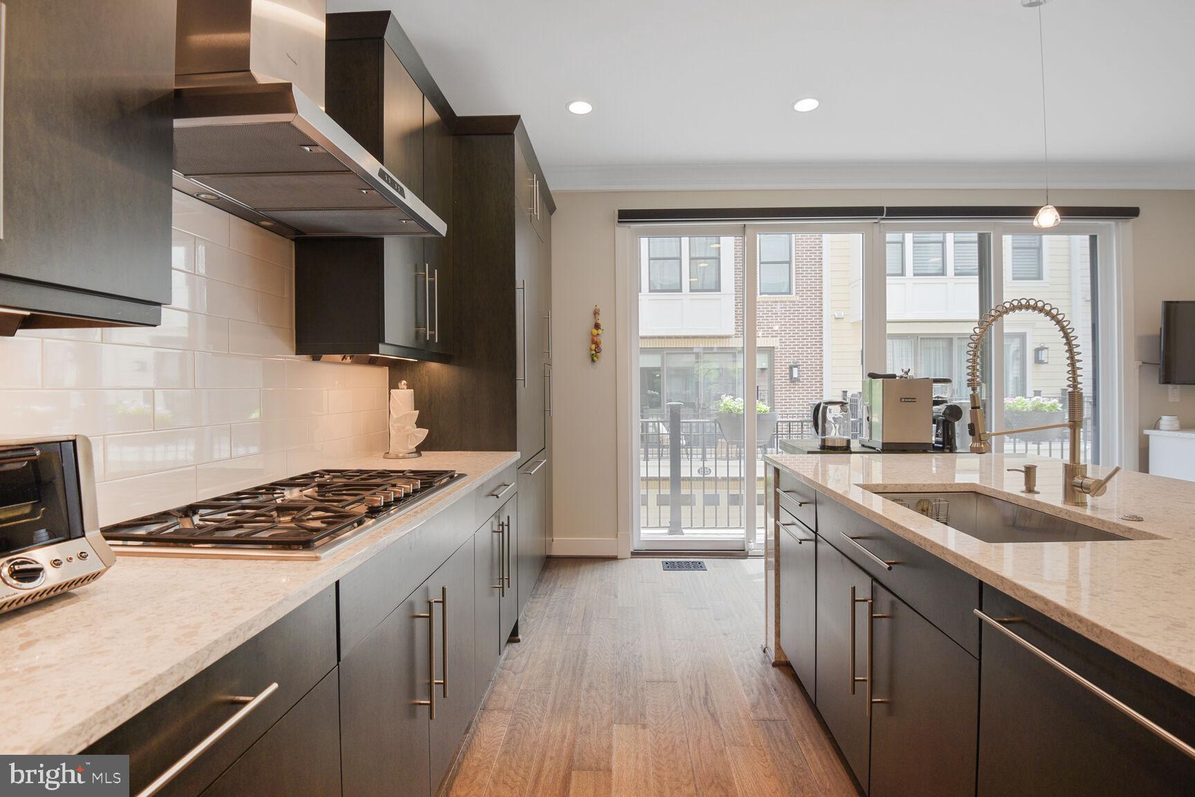 ROSSLYN - Residential