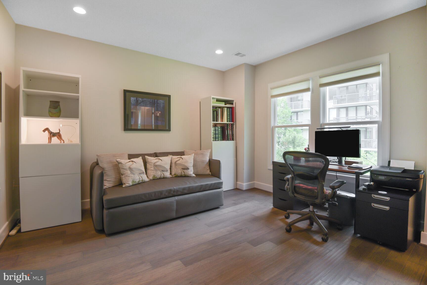 ROSSLYN - Residential