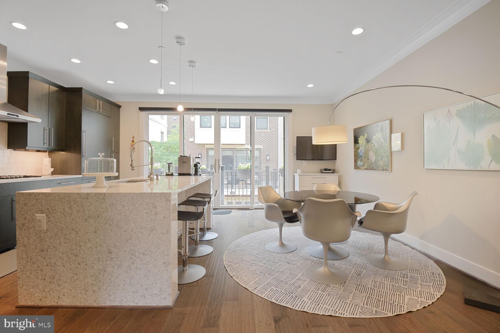 ROSSLYN - Residential