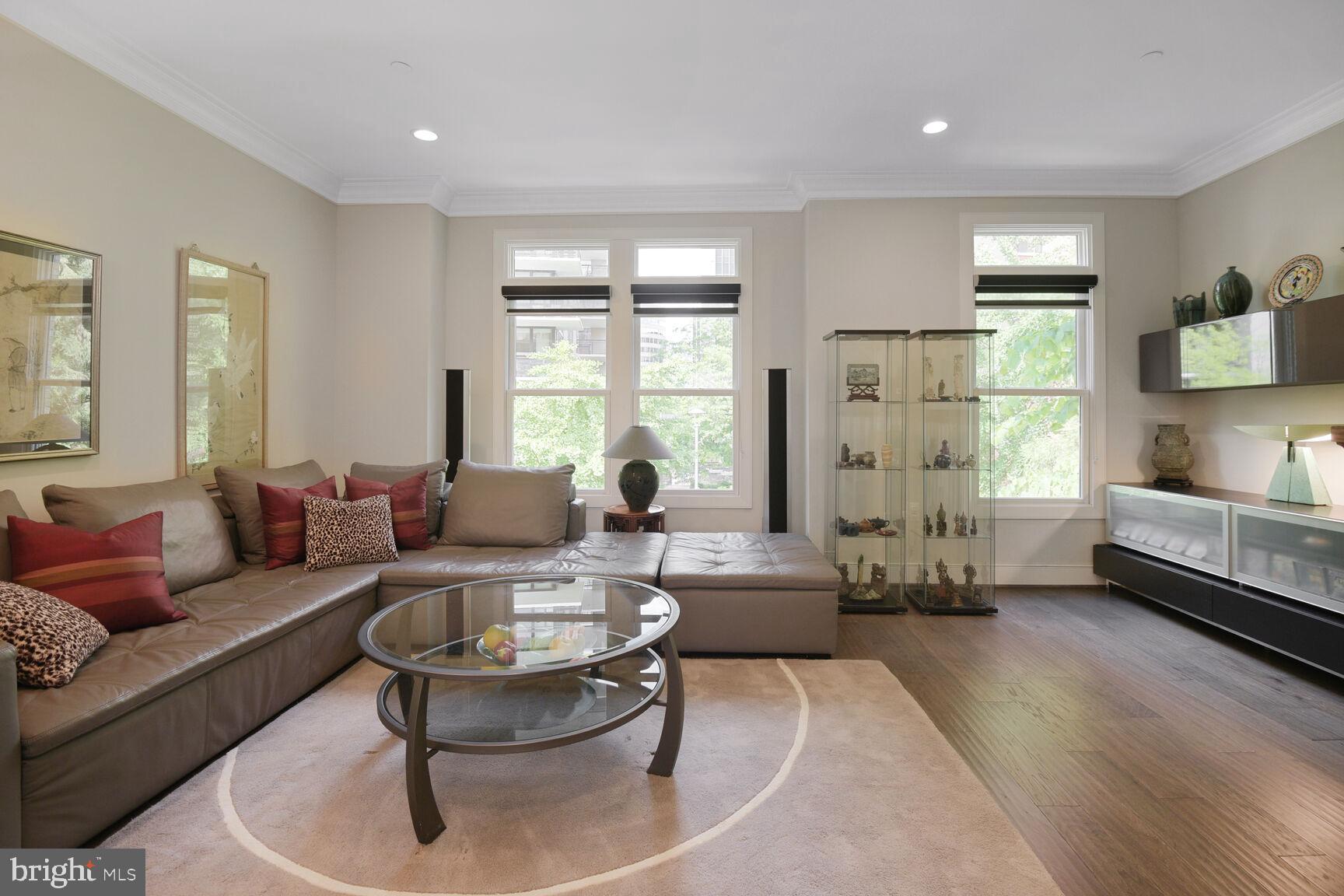 ROSSLYN - Residential