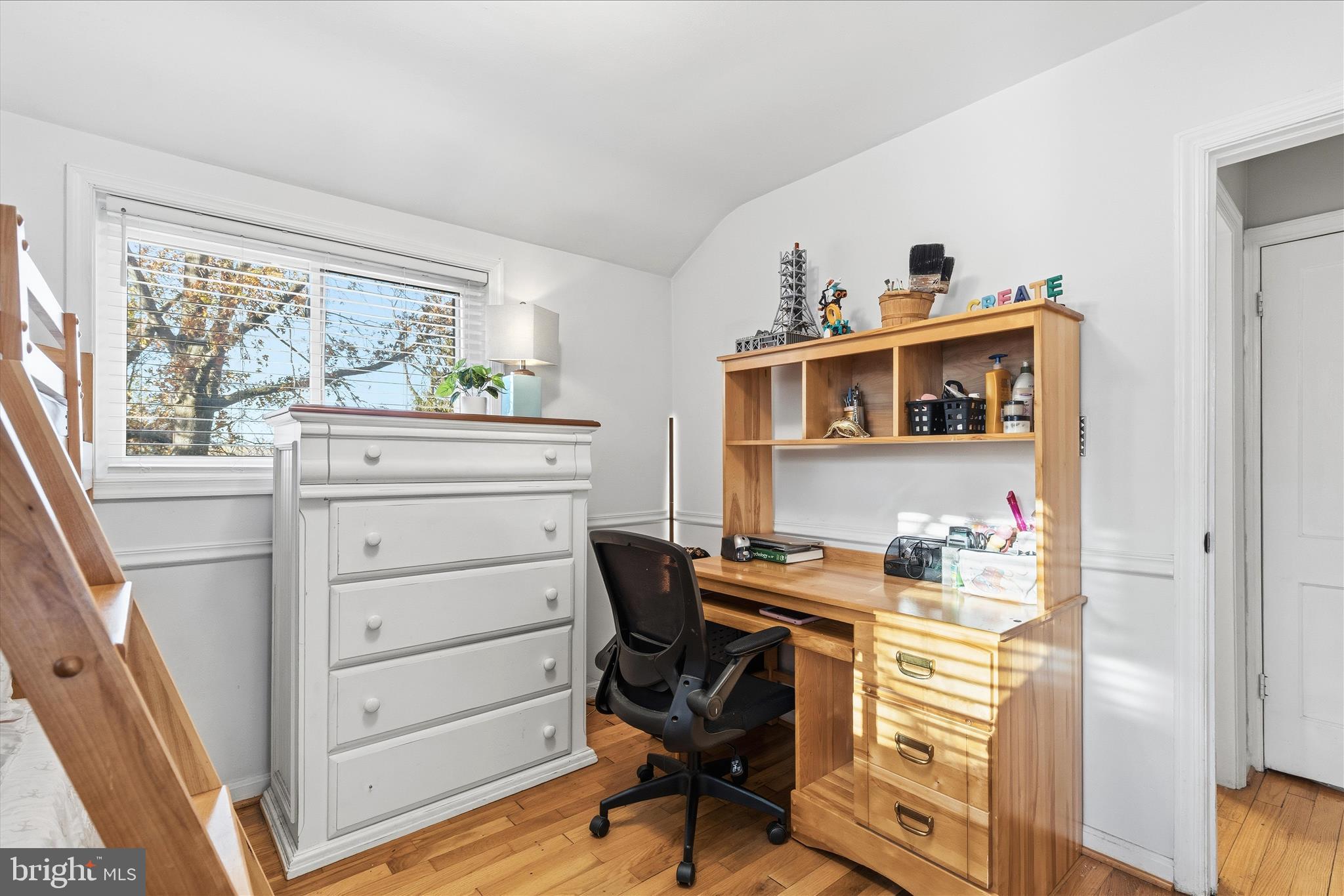 DONNA LEE GARDENS - Residential