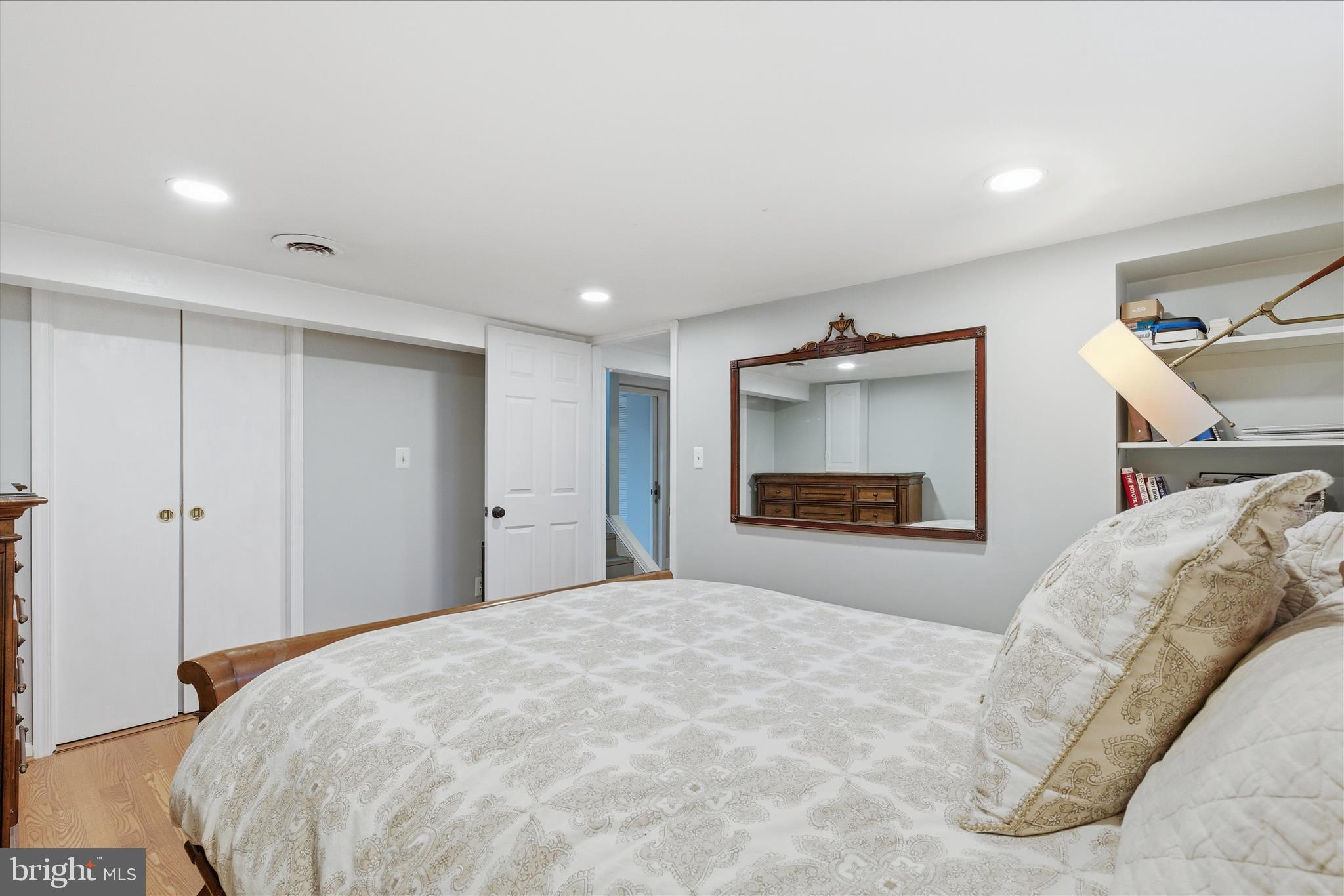 DONNA LEE GARDENS - Residential