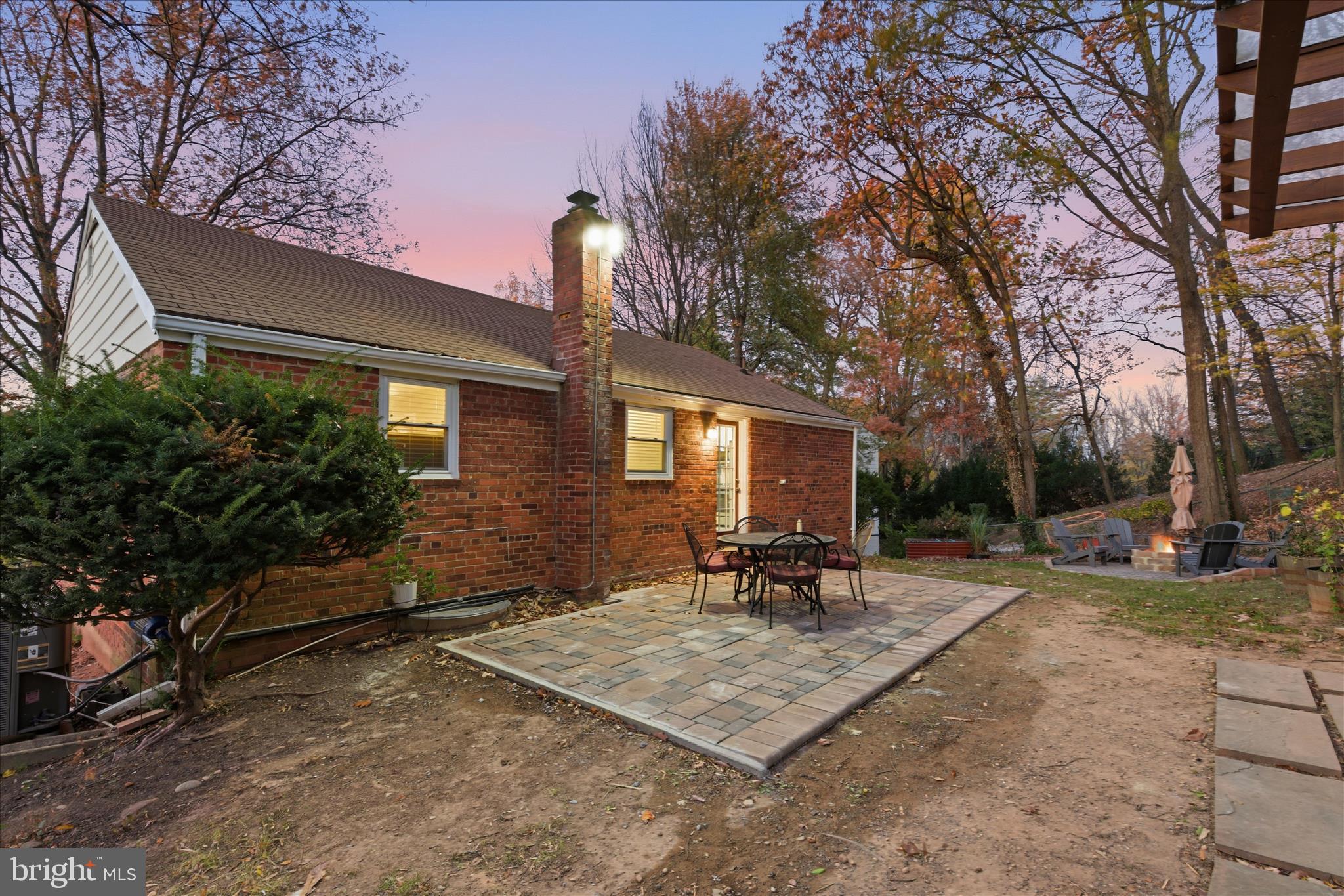 DONNA LEE GARDENS - Residential