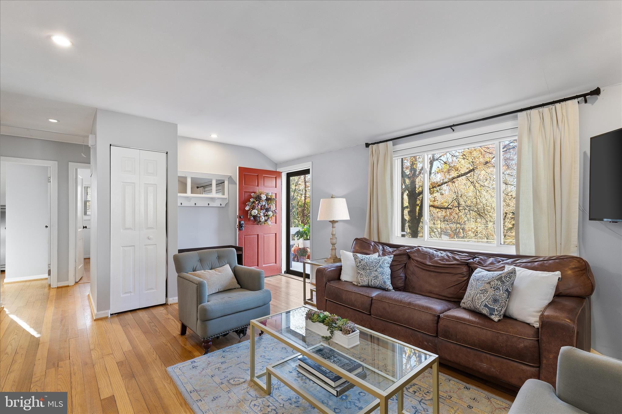 DONNA LEE GARDENS - Residential