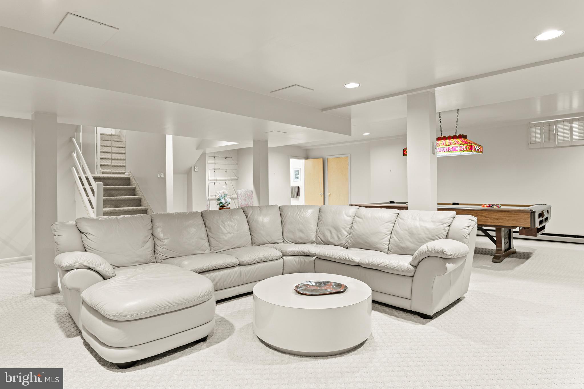 GLADWYNE - Residential