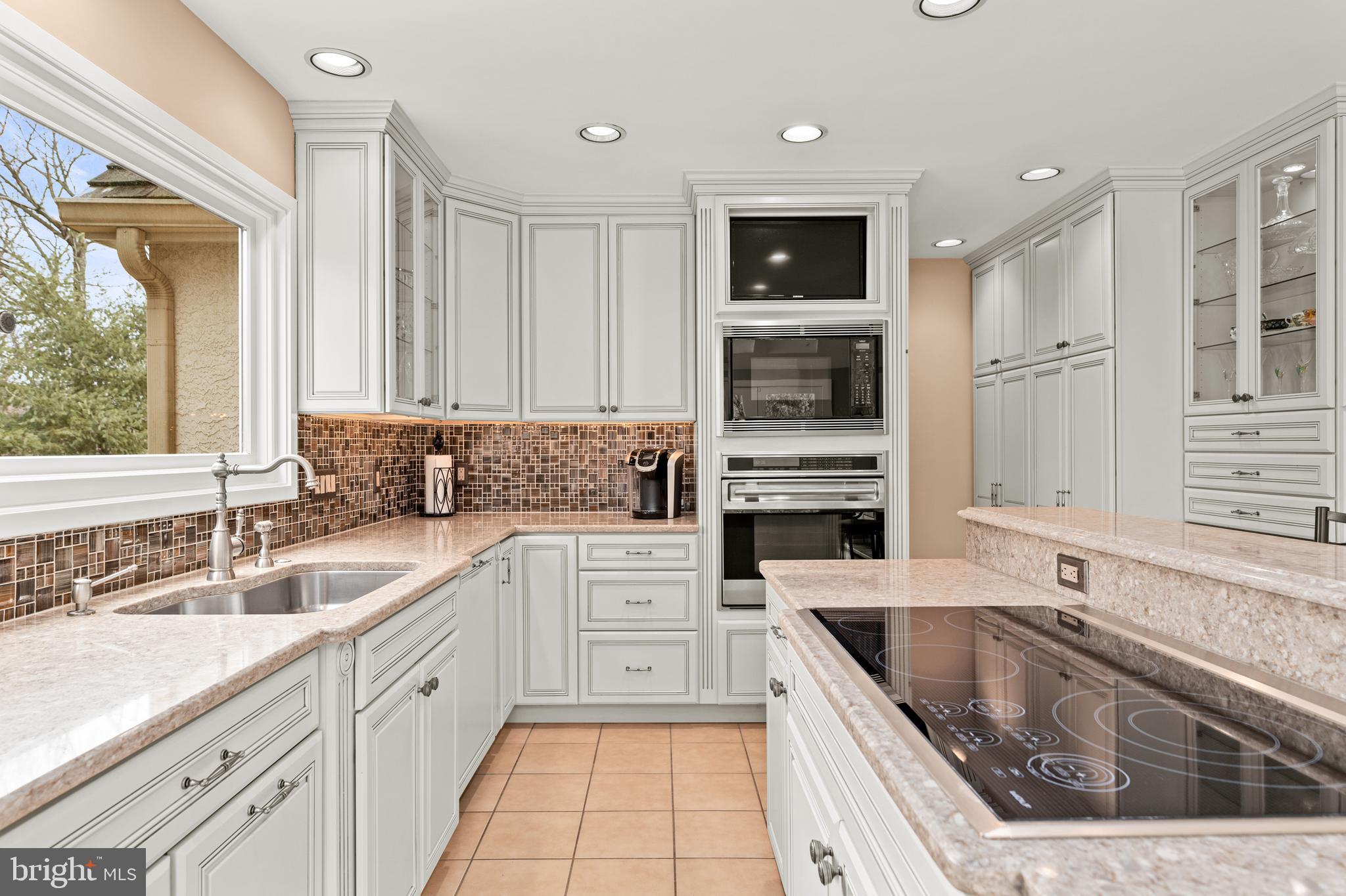 GLADWYNE - Residential