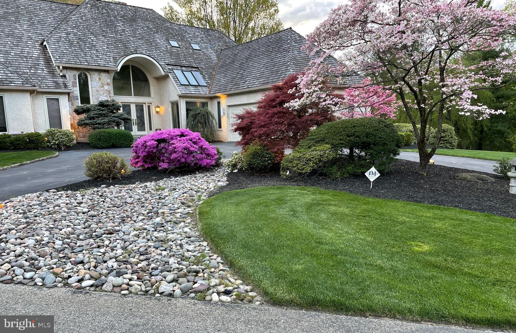 GLADWYNE - Residential