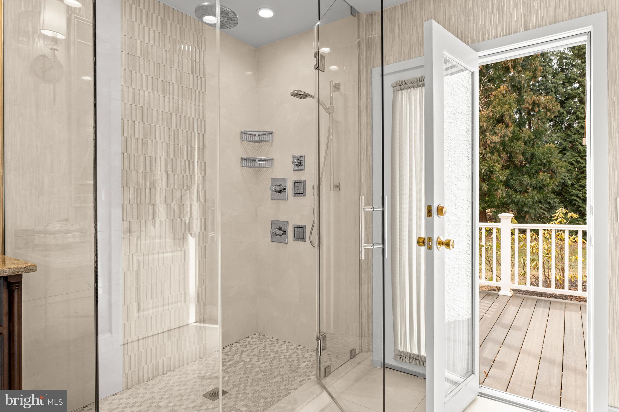 GLADWYNE - Residential