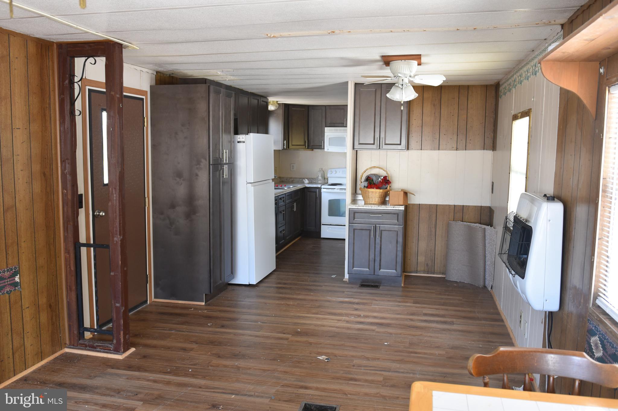 876 PHEASANT TRAIL LANE