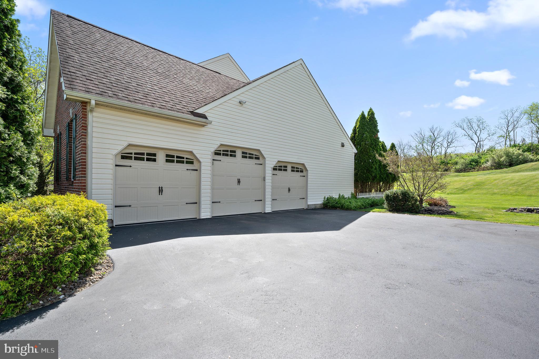 73 SALFORD WAY