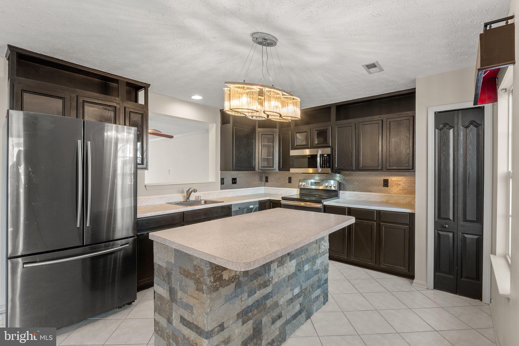 PIN OAK VILLAGE - Residential Lease