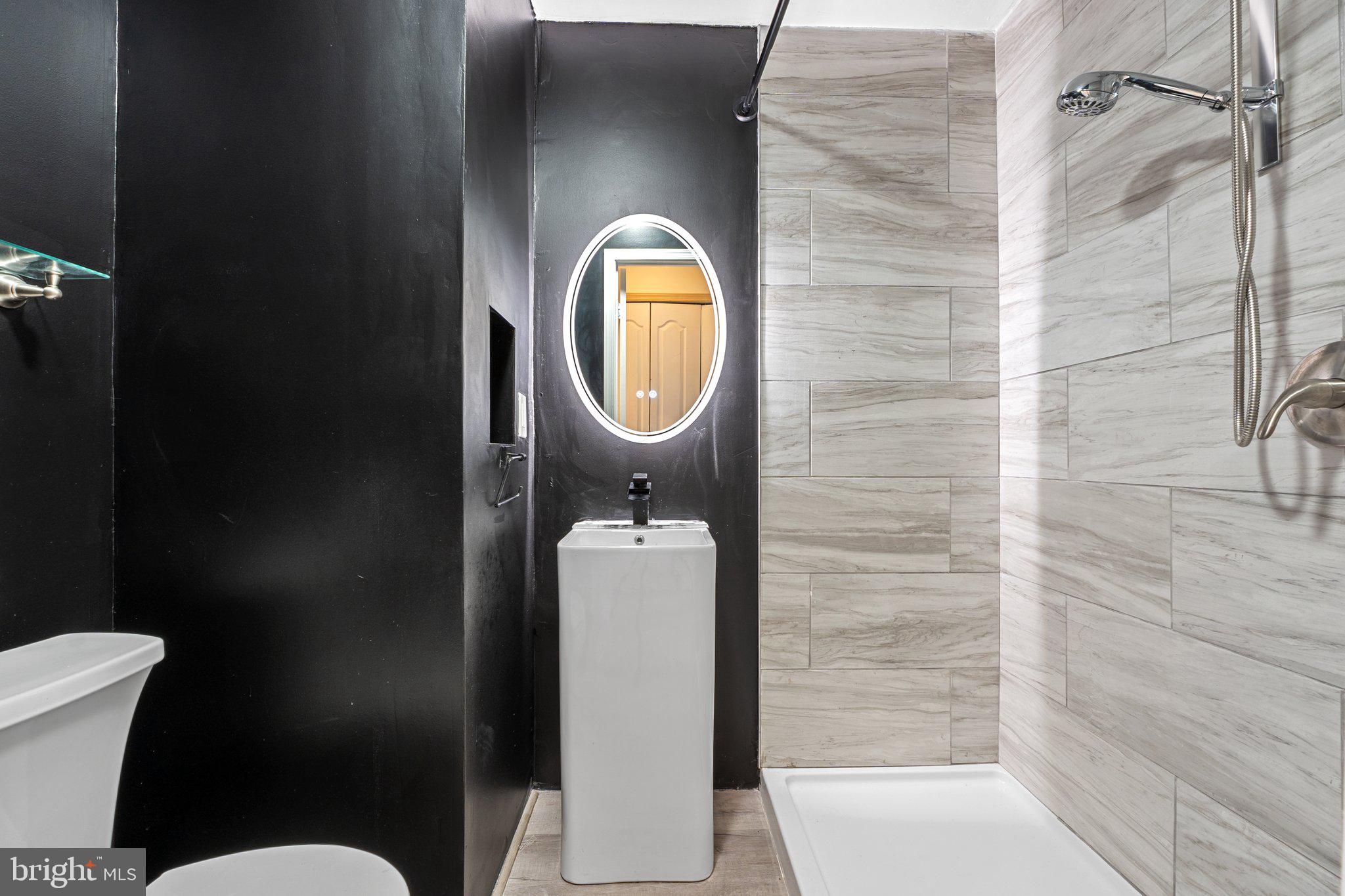 PIN OAK VILLAGE - Residential Lease