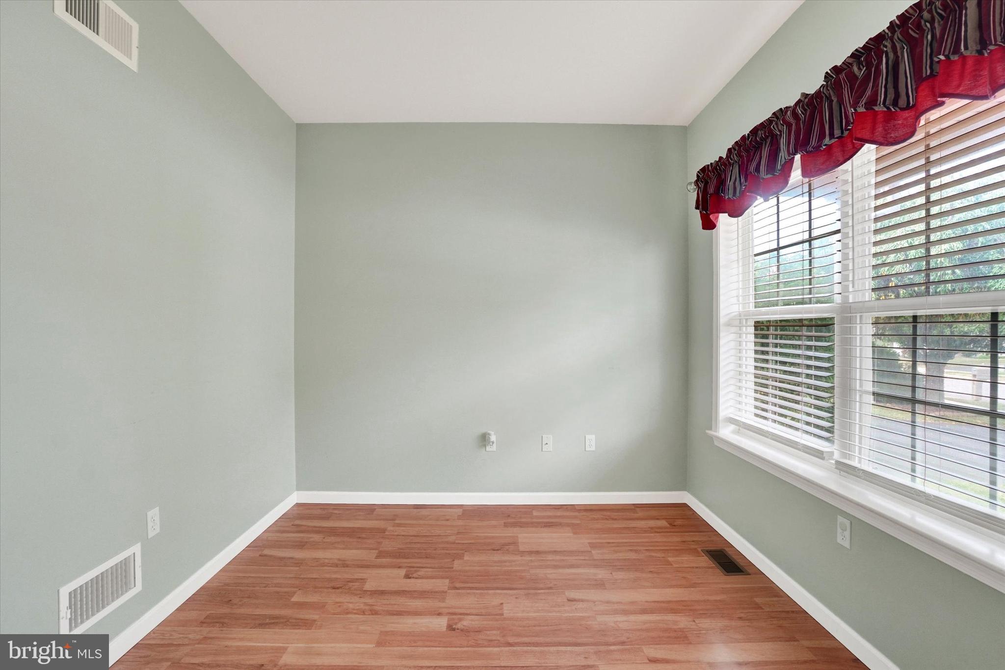 KENSINGTON - Residential