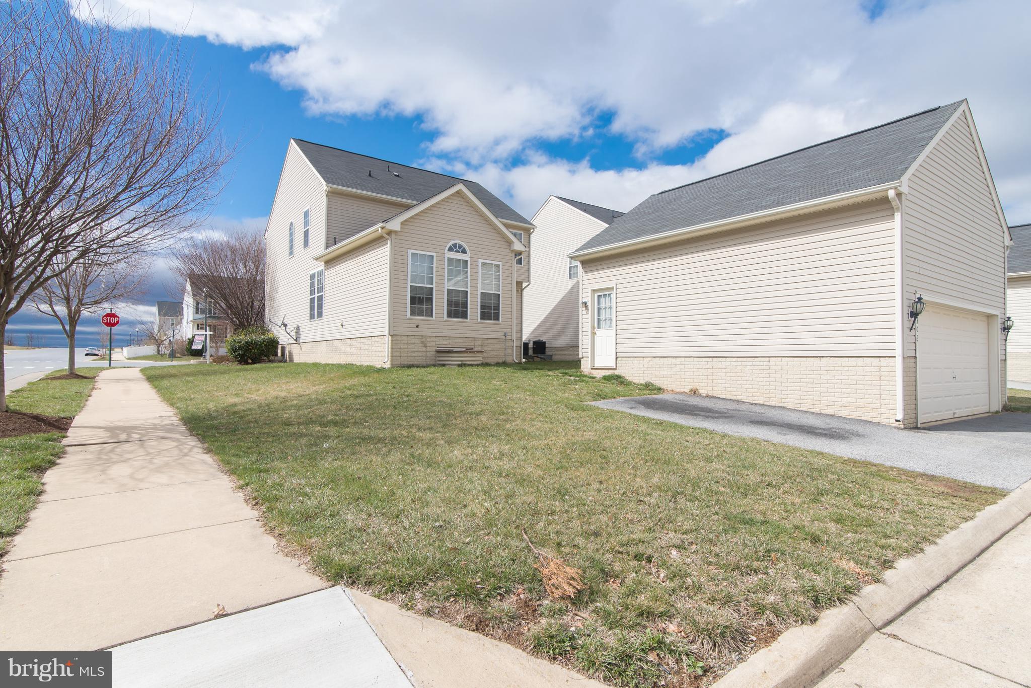 LAKELAND PLACE - Residential