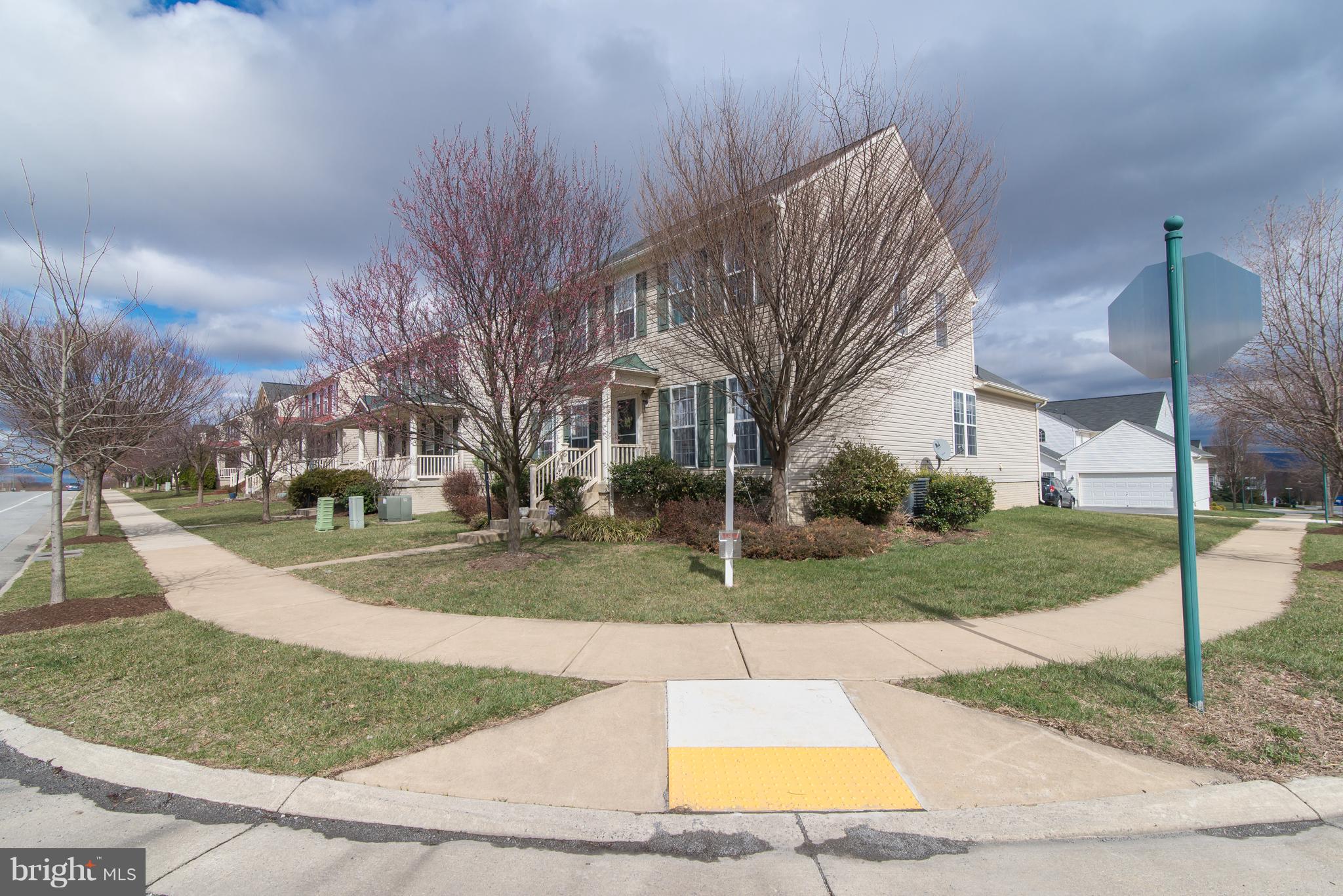 LAKELAND PLACE - Residential