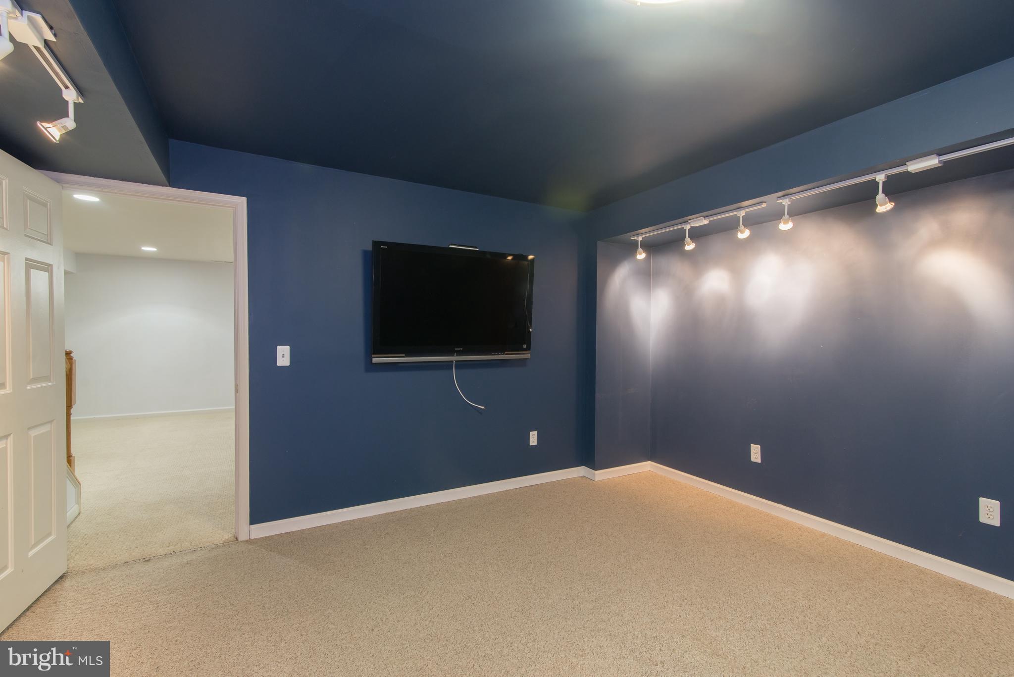 LAKELAND PLACE - Residential