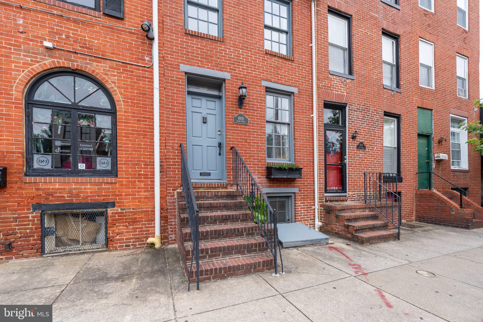1005 LIGHT STREET