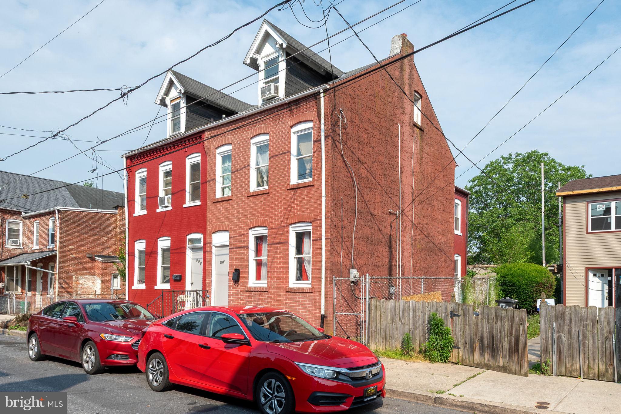 550 WOODWARD STREET