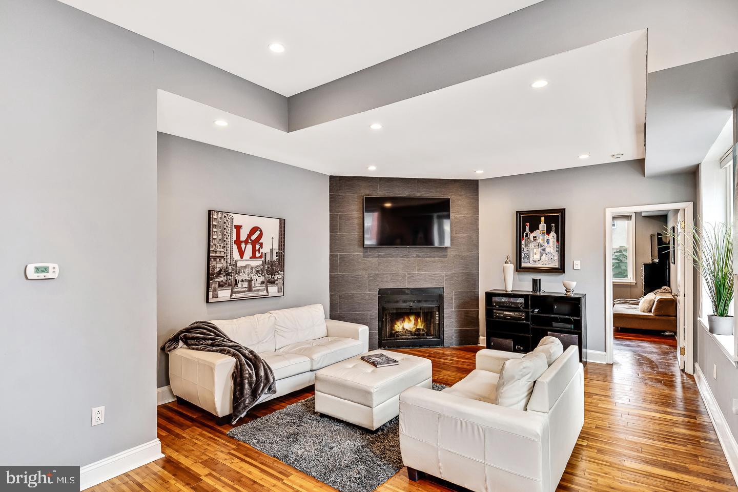 Public remarks:
Come see this newly renovated bi-level condo that has it all! Enter the main floor which features an open concept living room/dining room/kitchen combo. The kitchen features granite countertops and stainless steel appliances. Living room features high ceilings and tiled fireplace. Master bedroom offers a custom designed walk-in closet and a private bath. Other features include high ceilings, recessed lighting, large windows, bamboo flooring, new roof, newer HVAC, newer washer/dryer, and a deeded garage parking space! Enjoy great views of the city from the private deck, located off the master bedroom! All this with low condo fees! Don't miss this one!
GARAGE PARKING SPOT INCLUDED, AND VERY LOW CONDO FEES!