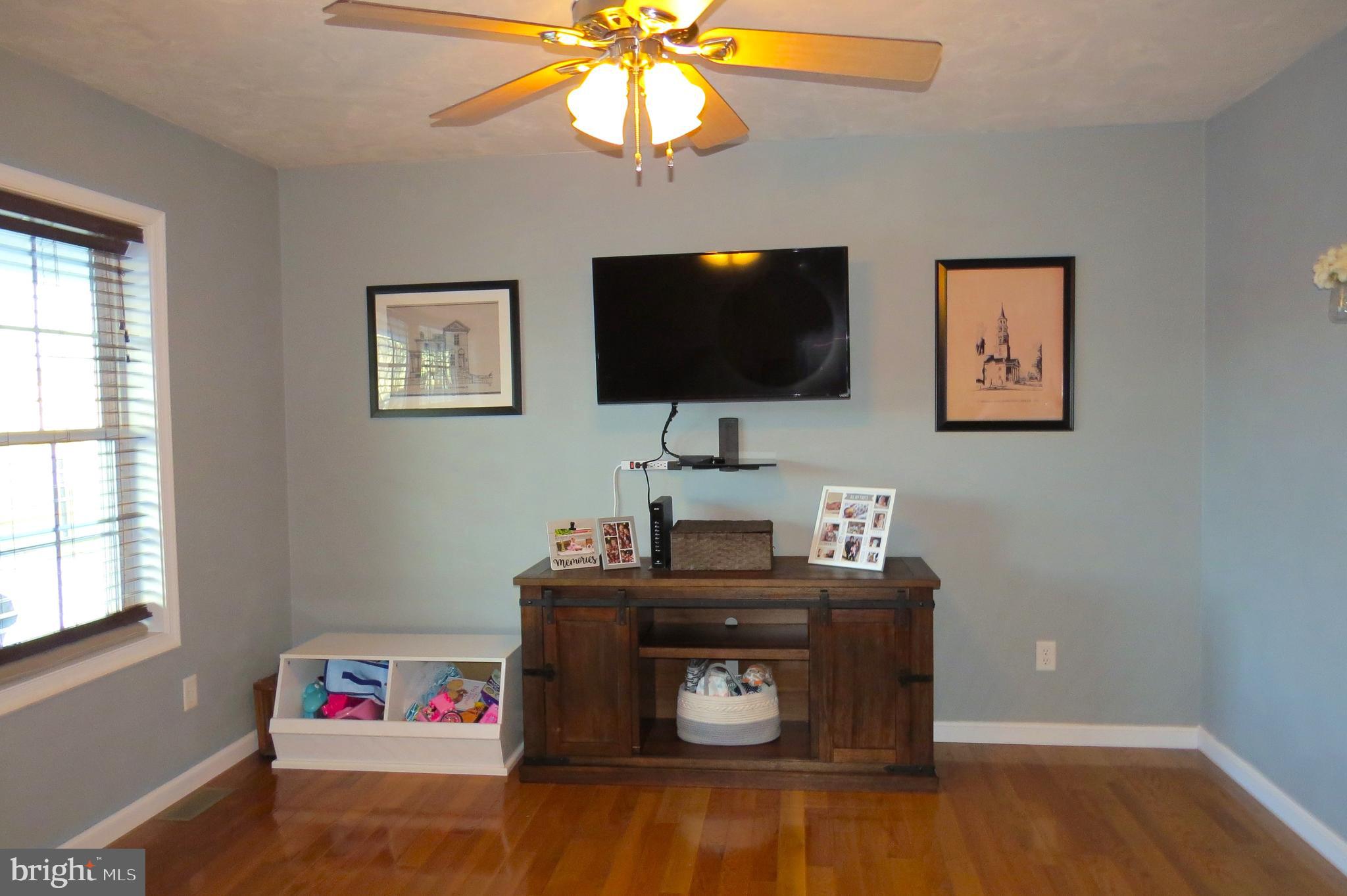 COLONIAL RIDGE - Residential