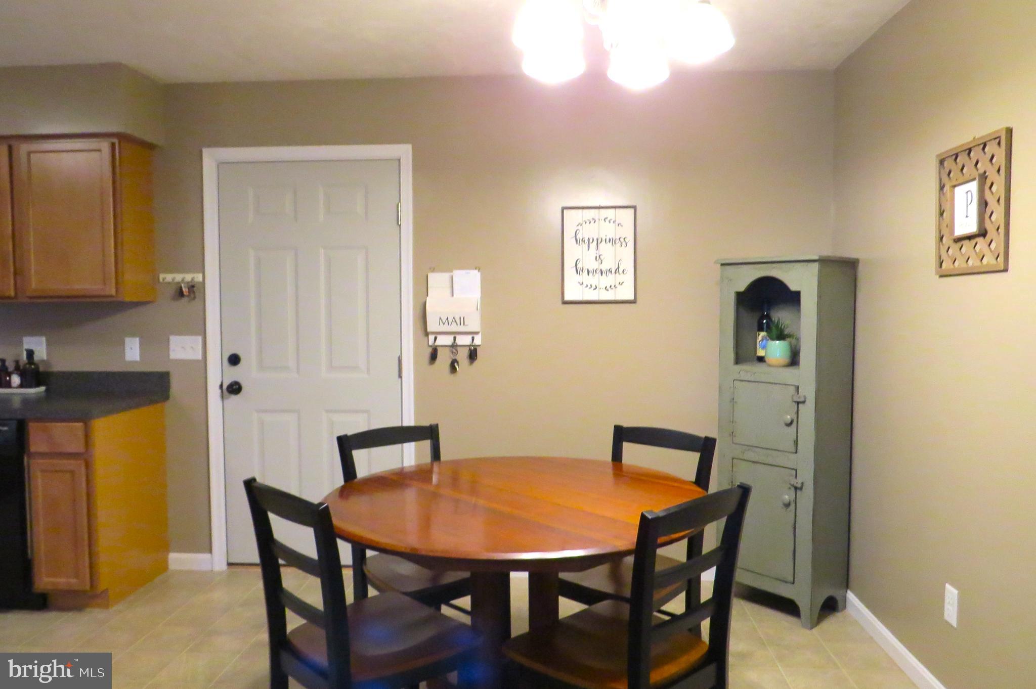 COLONIAL RIDGE - Residential
